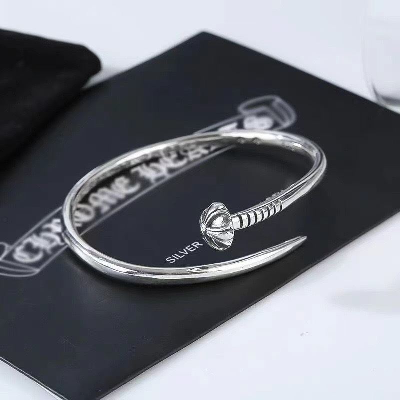 Ch**me He**ts bracelets